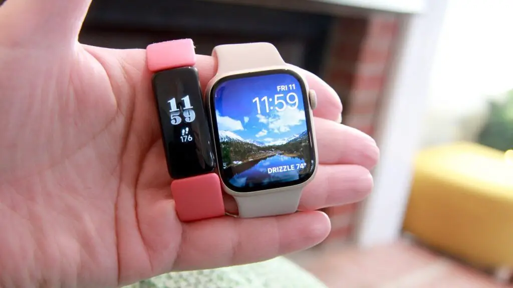 Fitbit or Apple Watch: Which smartwatch is better?