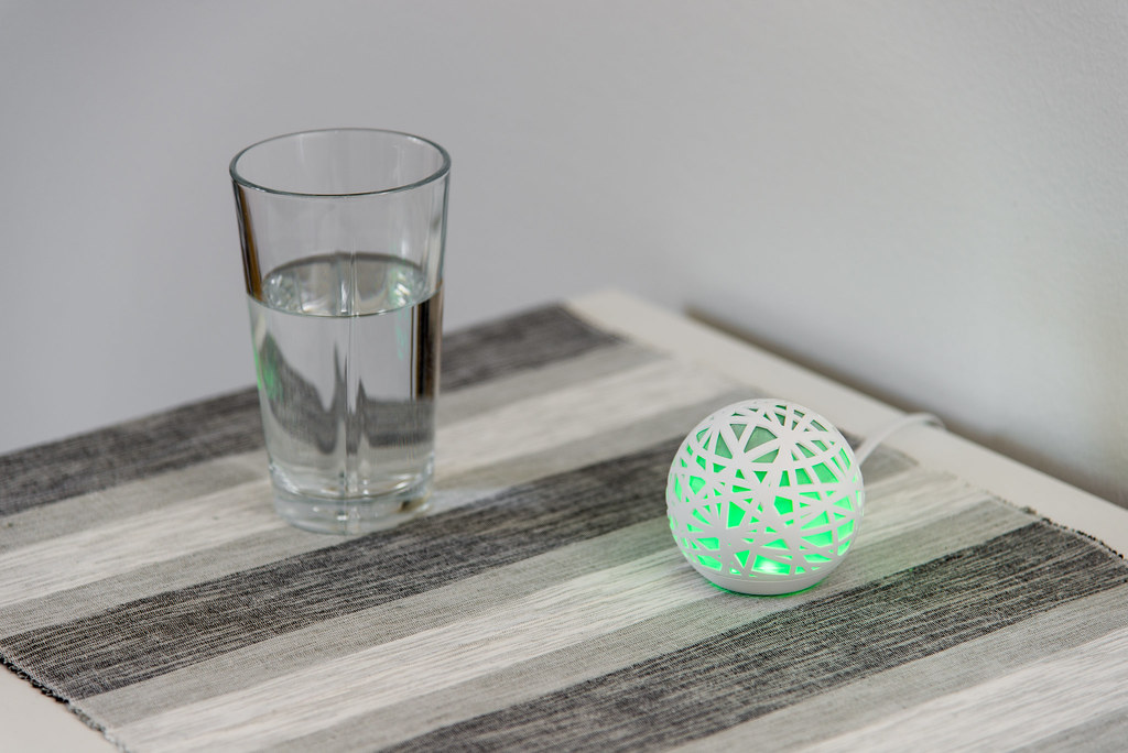 Screenless wearable health tracker
